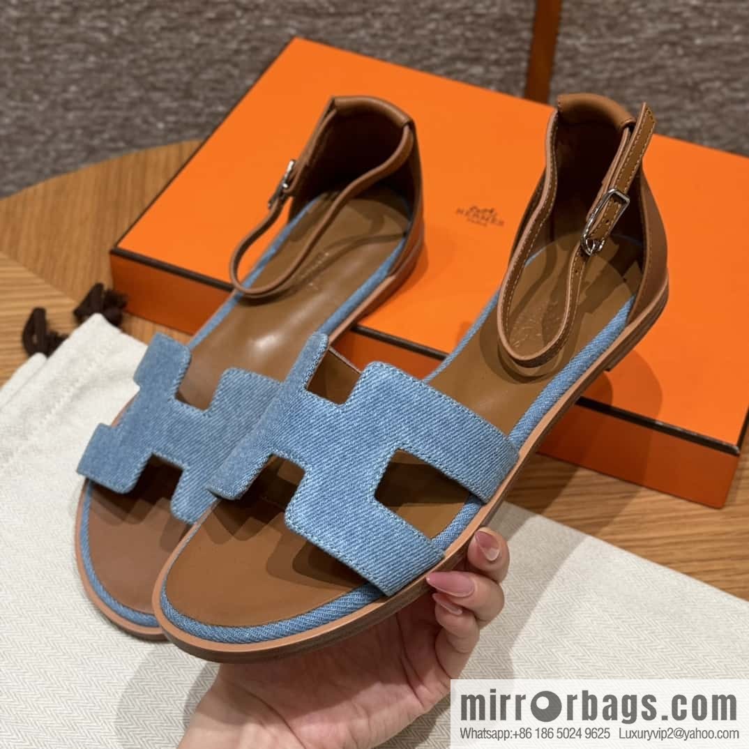 Hermès H's must-wear sandals in spring and summer