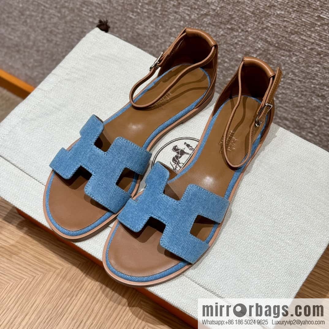 Hermès H's must-wear sandals in spring and summer