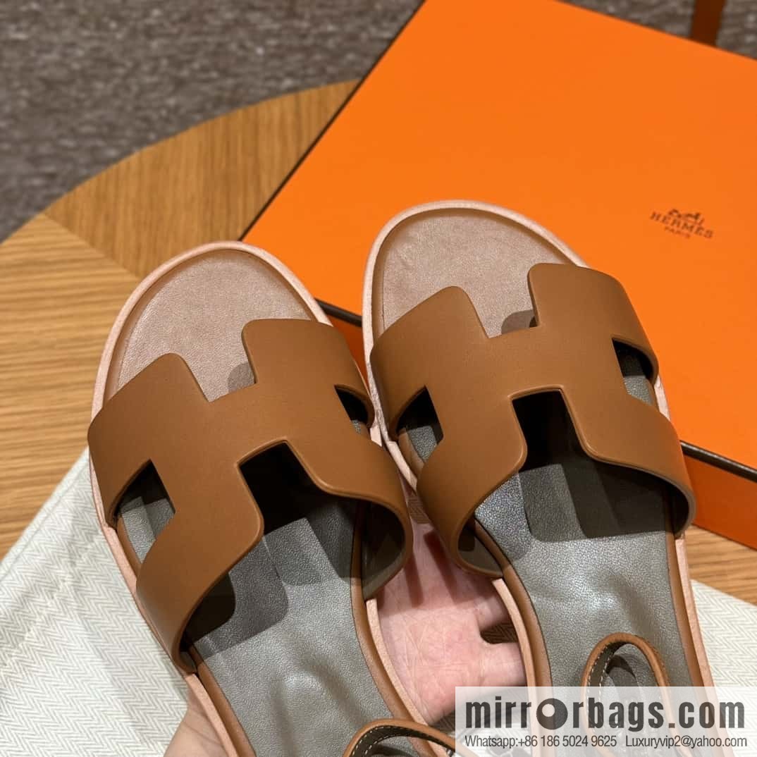 Hermès H's must-wear sandals in spring and summer