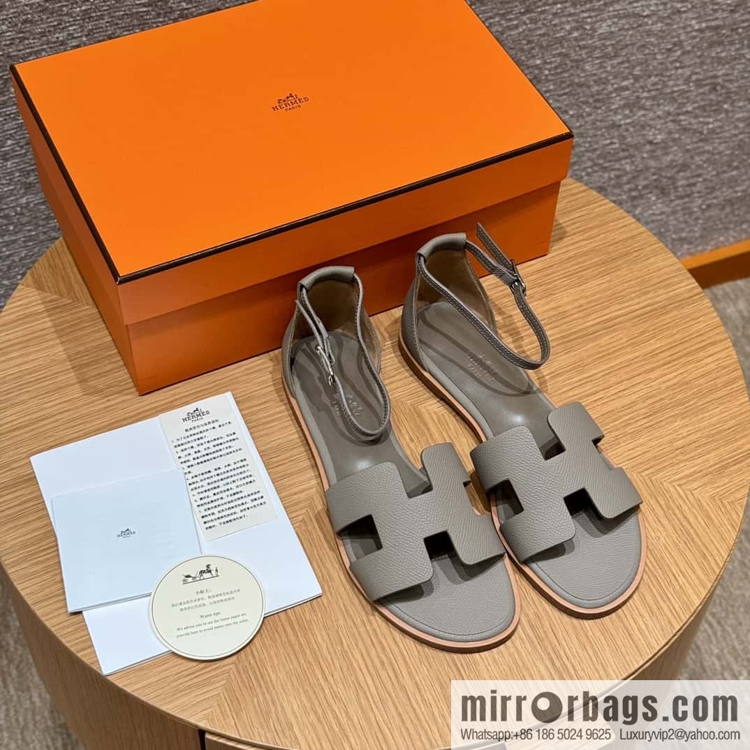 Hermès H's must-wear sandals in spring and summer