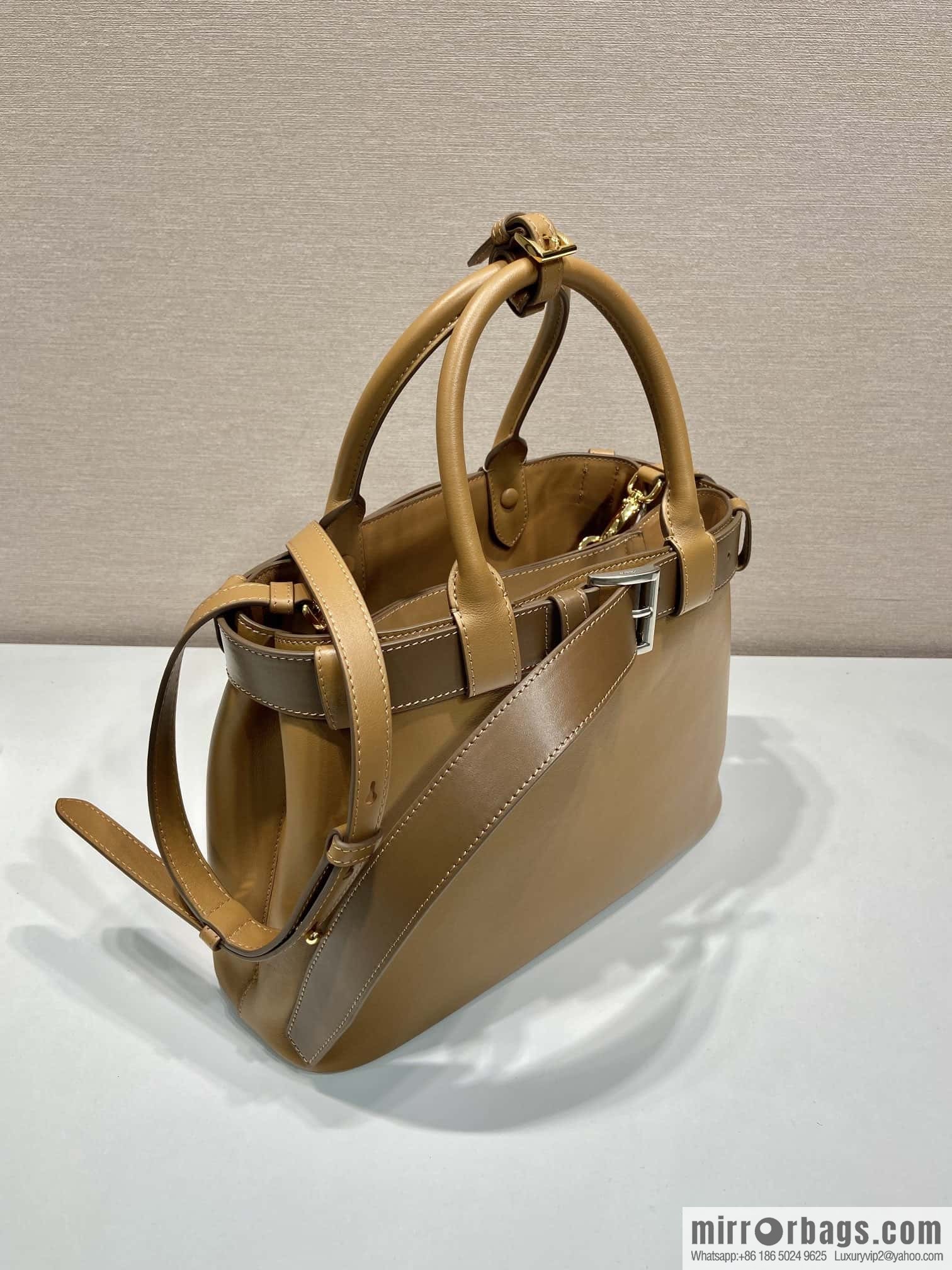 PRADA 🎉 new women's bag 🎉 1BA434S