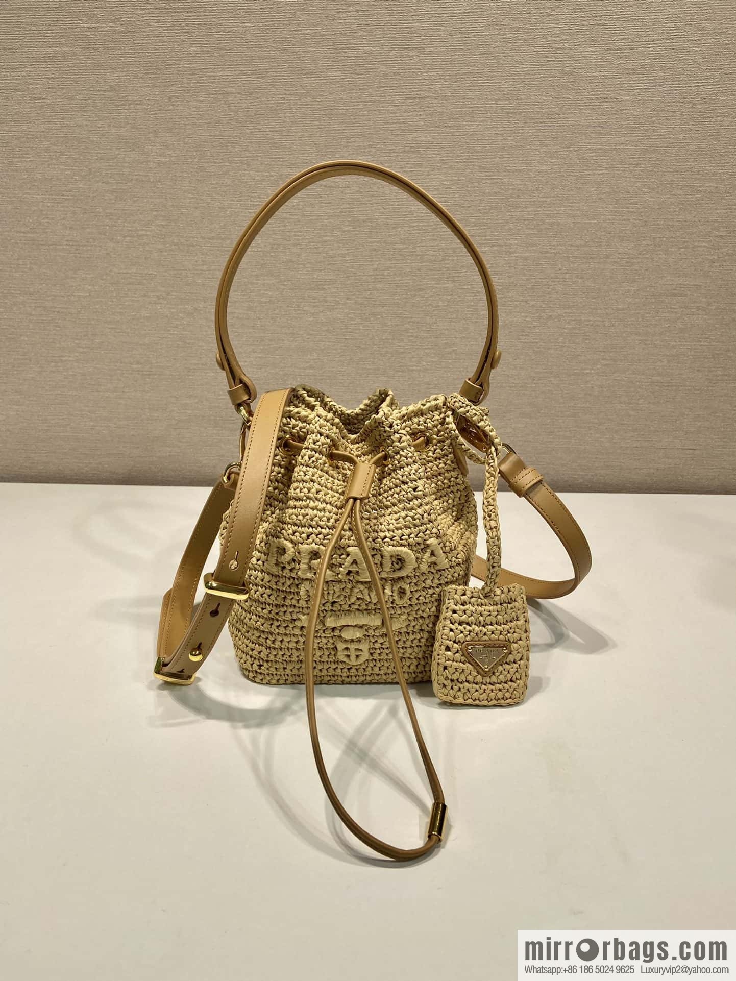 PRADA 🎉 bucket bag 🎉 1BE068