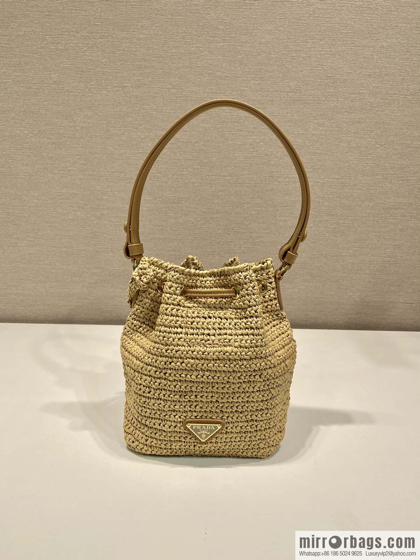 PRADA 🎉 bucket bag 🎉 1BE068