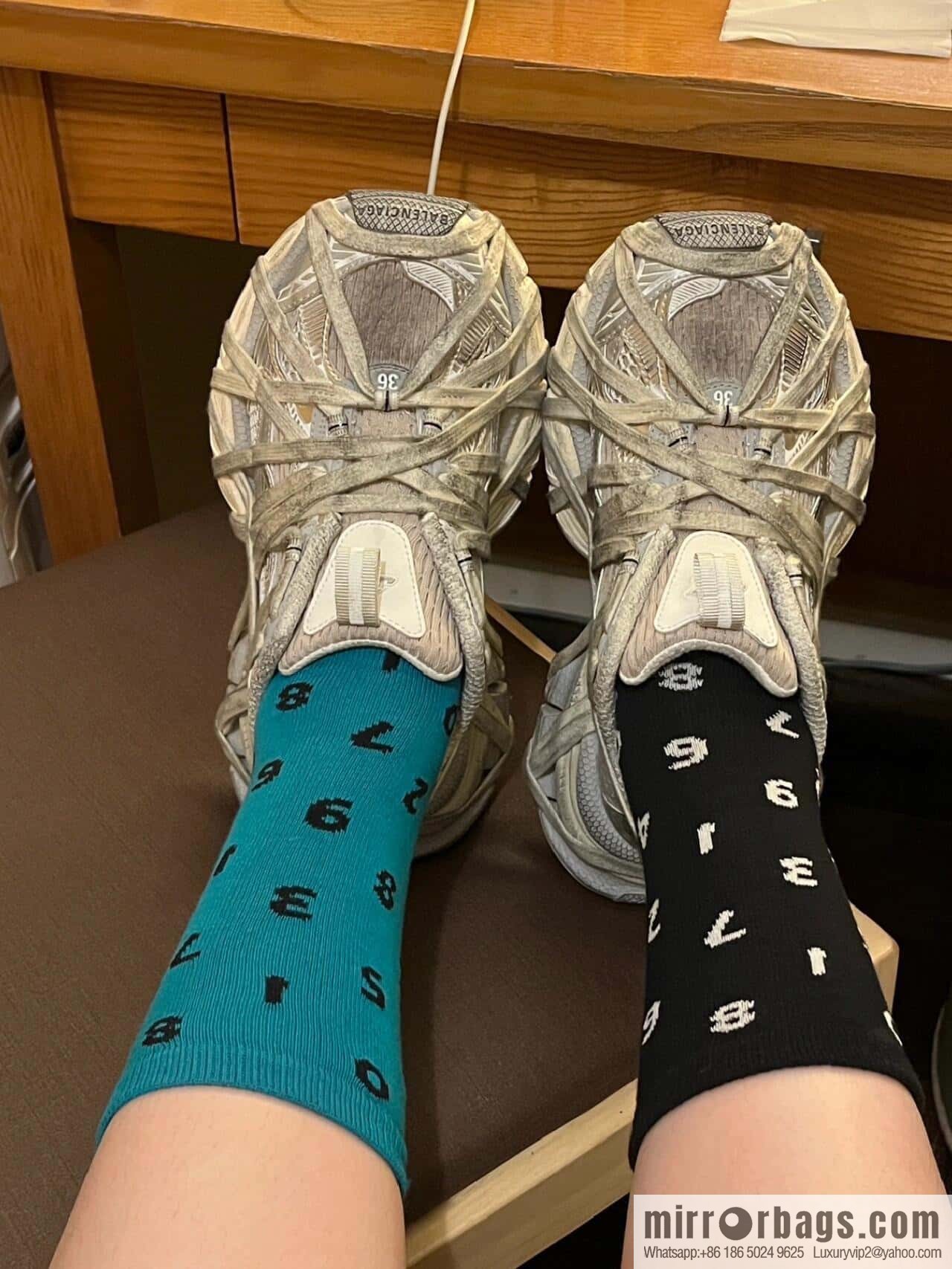 𝐁𝐚𝐥𝐞𝐧𝐜𝐢𝐚𝐠𝐚• 3 𝐗𝐋|||𝟐𝟎𝟐𝟒 retro old sports dad shoes, spider web 🕸️ straps upgrade