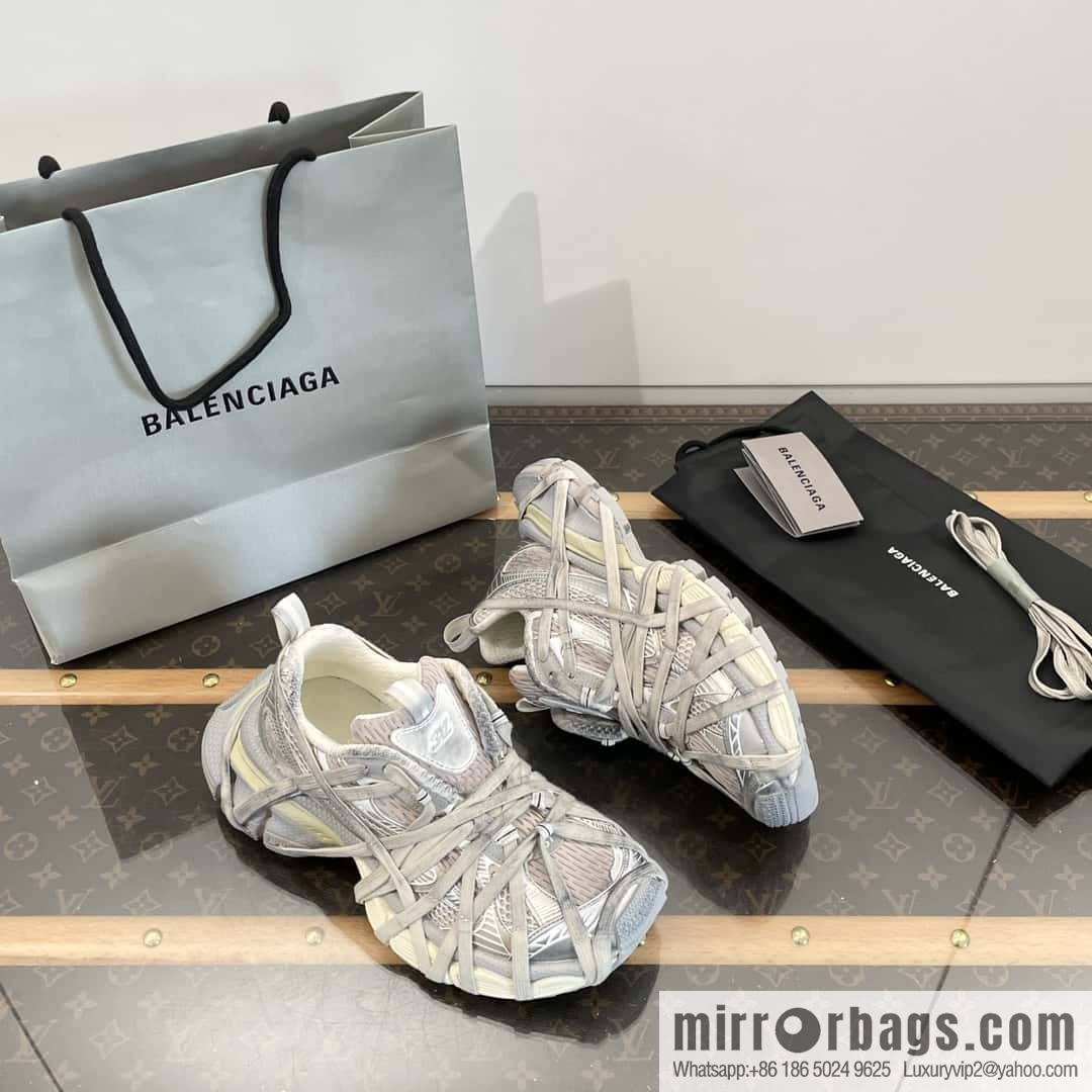 𝐁𝐚𝐥𝐞𝐧𝐜𝐢𝐚𝐠𝐚• 3 𝐗𝐋|||𝟐𝟎𝟐𝟒 retro old sports dad shoes, spider web 🕸️ straps upgrade