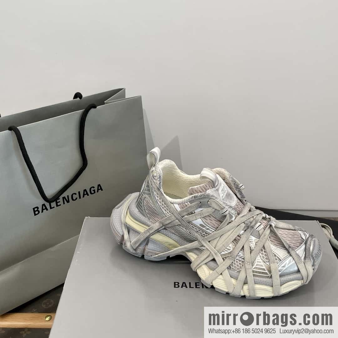 𝐁𝐚𝐥𝐞𝐧𝐜𝐢𝐚𝐠𝐚• 3 𝐗𝐋|||𝟐𝟎𝟐𝟒 retro old sports dad shoes, spider web 🕸️ straps upgrade
