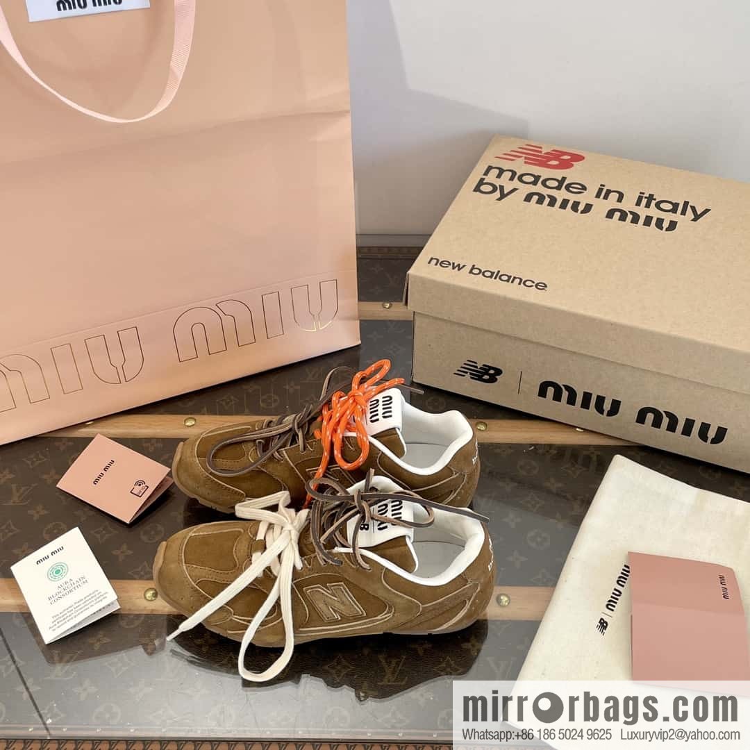 Miu Miu ✖ 𝐍𝐞𝐰 𝐁𝐚𝐥𝐚𝐧𝐜𝐞 𝟓𝟑𝟎 joint model Lace-up Forrest training shoes, football shoes