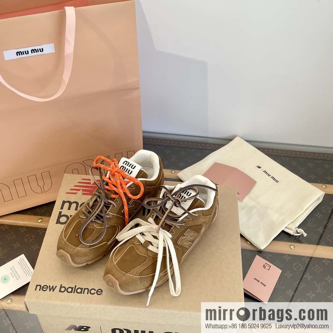 Miu Miu ✖ 𝐍𝐞𝐰 𝐁𝐚𝐥𝐚𝐧𝐜𝐞 𝟓𝟑𝟎 joint model Lace-up Forrest training shoes, football shoes