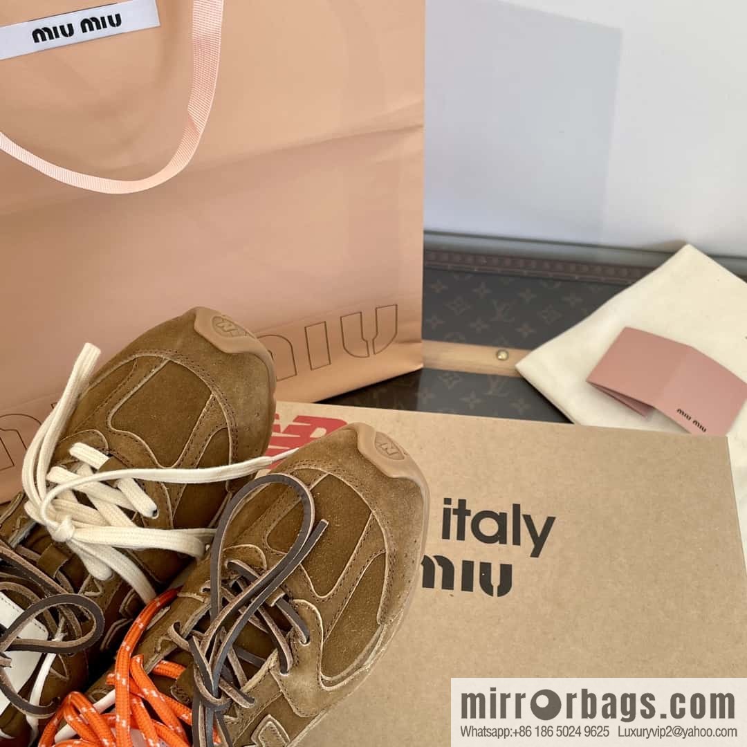 Miu Miu ✖ 𝐍𝐞𝐰 𝐁𝐚𝐥𝐚𝐧𝐜𝐞 𝟓𝟑𝟎 joint model Lace-up Forrest training shoes, football shoes