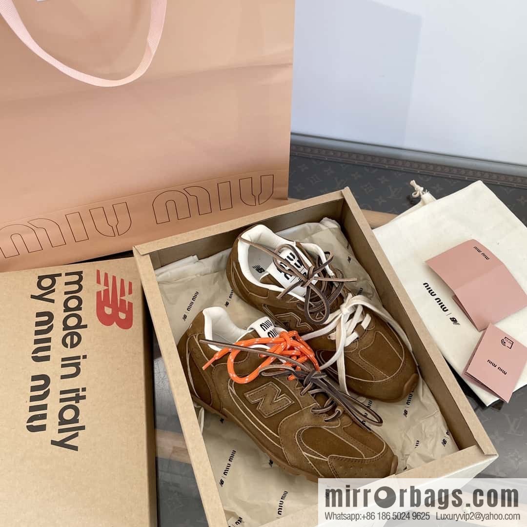 Miu Miu ✖ 𝐍𝐞𝐰 𝐁𝐚𝐥𝐚𝐧𝐜𝐞 𝟓𝟑𝟎 joint model Lace-up Forrest training shoes, football shoes