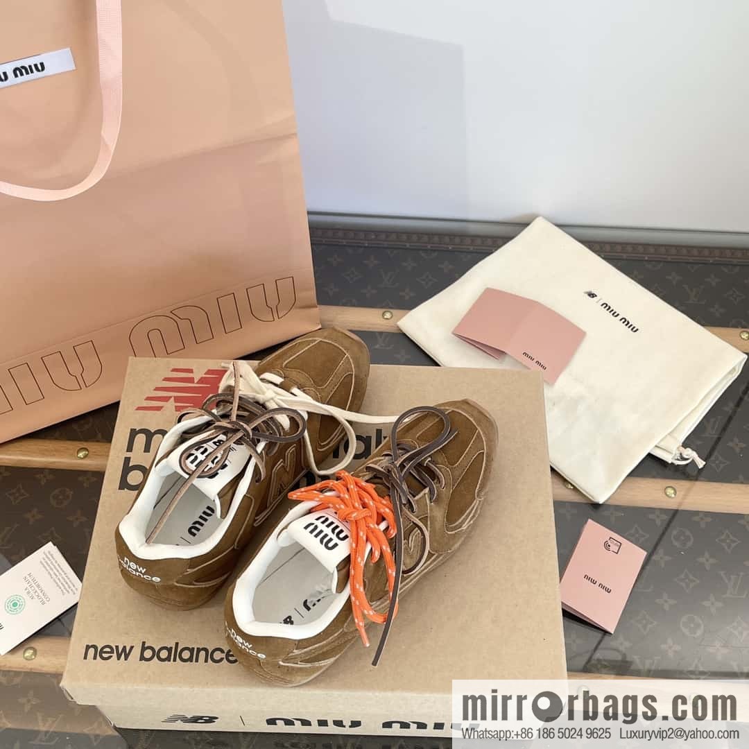 Miu Miu ✖ 𝐍𝐞𝐰 𝐁𝐚𝐥𝐚𝐧𝐜𝐞 𝟓𝟑𝟎 joint model Lace-up Forrest training shoes, football shoes