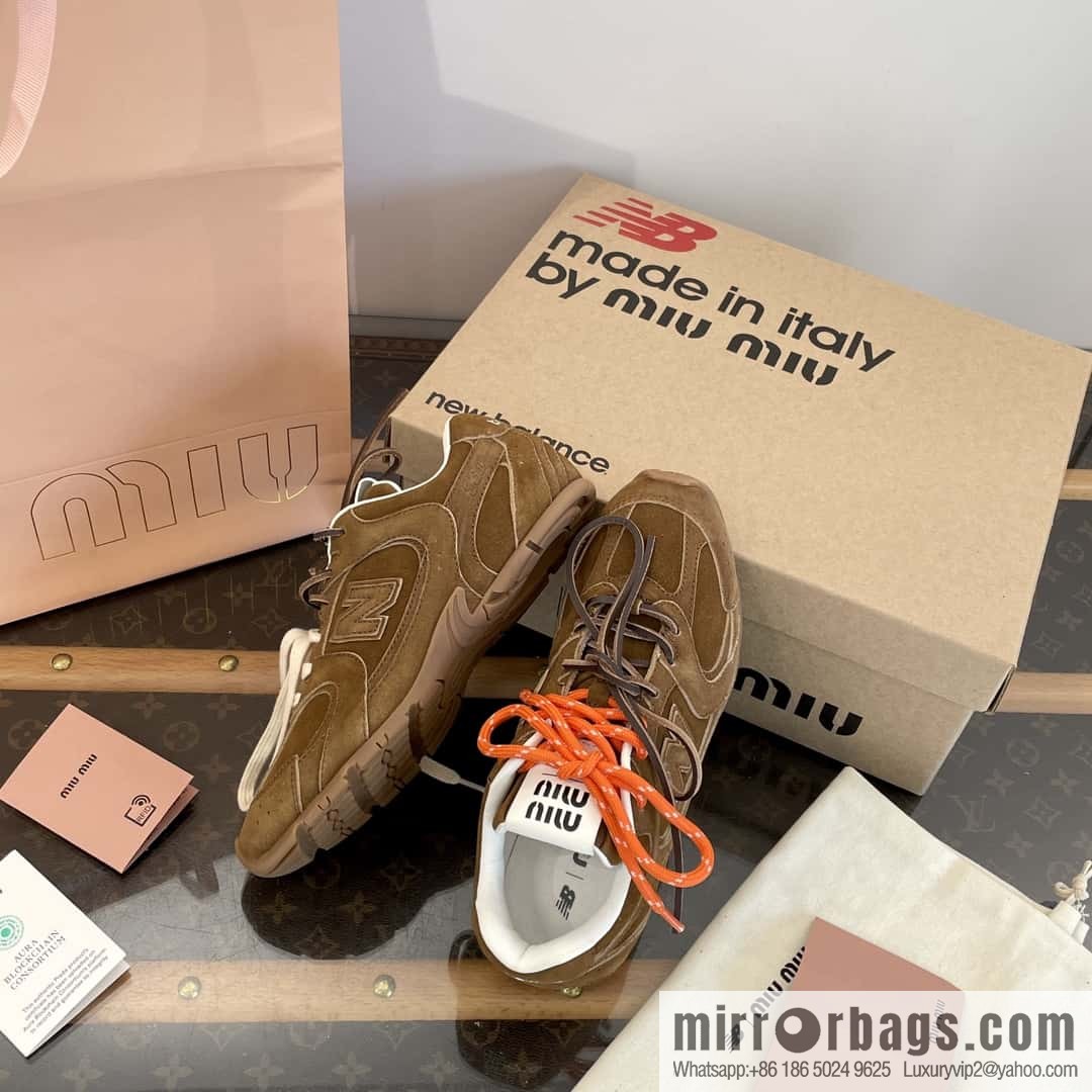 Miu Miu ✖ 𝐍𝐞𝐰 𝐁𝐚𝐥𝐚𝐧𝐜𝐞 𝟓𝟑𝟎 joint model Lace-up Forrest training shoes, football shoes