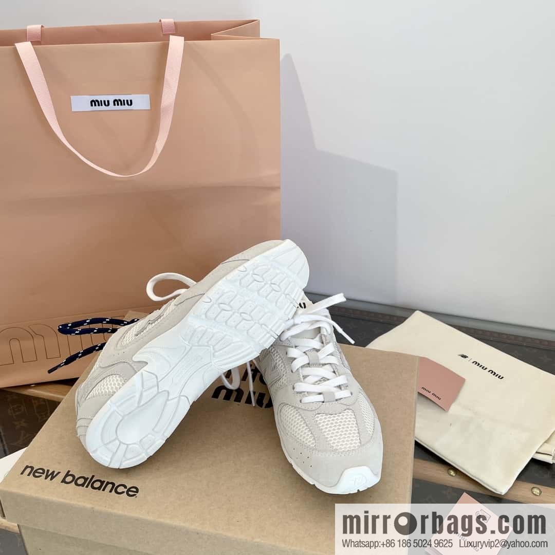 Miu Miu ✖ 𝐍𝐞𝐰 𝐁𝐚𝐥𝐚𝐧𝐜𝐞 𝟓𝟑𝟎 joint model Lace-up Forrest training shoes, football shoes
