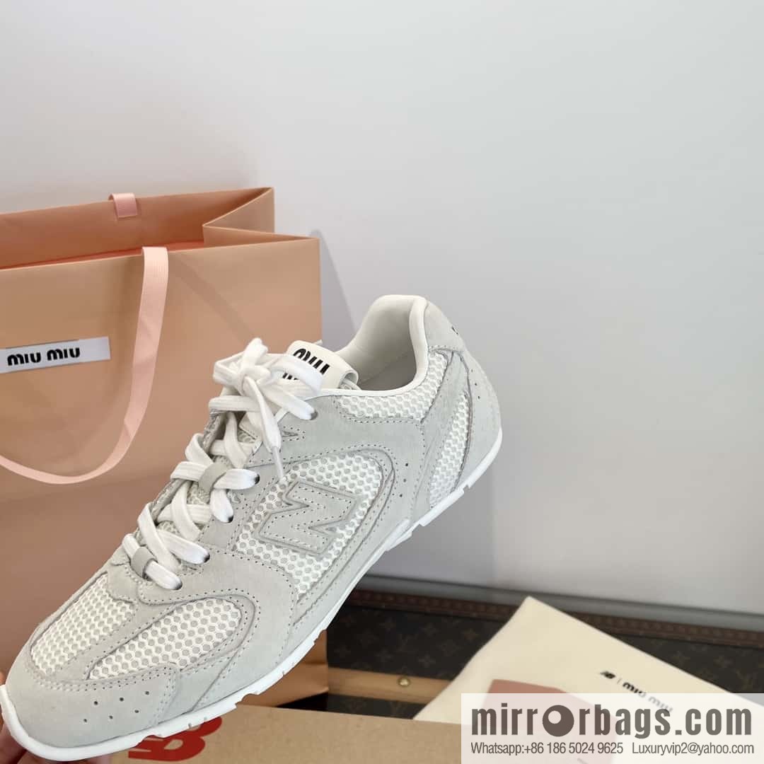 Miu Miu ✖ 𝐍𝐞𝐰 𝐁𝐚𝐥𝐚𝐧𝐜𝐞 𝟓𝟑𝟎 joint model Lace-up Forrest training shoes, football shoes