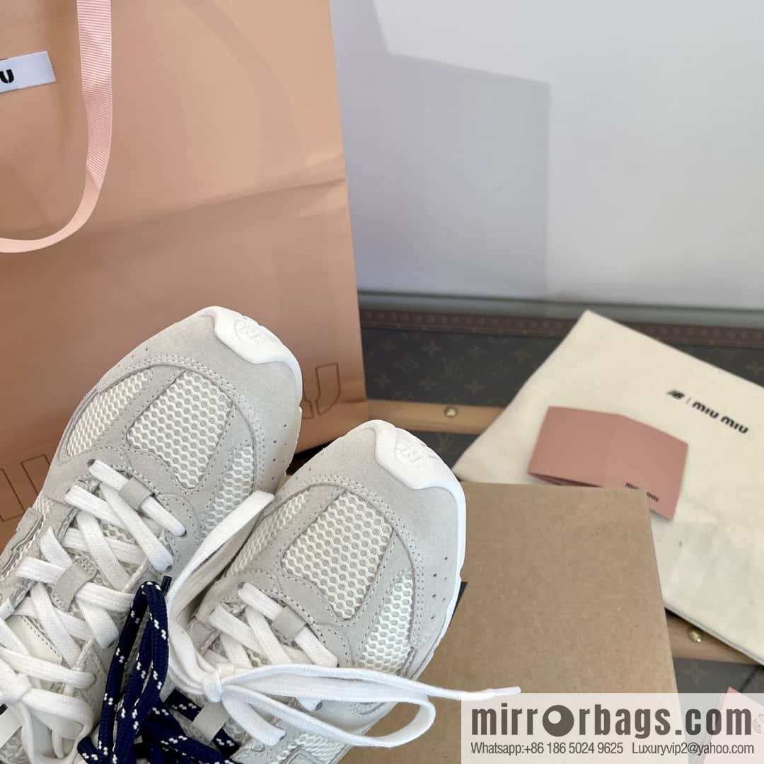 Miu Miu ✖ 𝐍𝐞𝐰 𝐁𝐚𝐥𝐚𝐧𝐜𝐞 𝟓𝟑𝟎 joint model Lace-up Forrest training shoes, football shoes