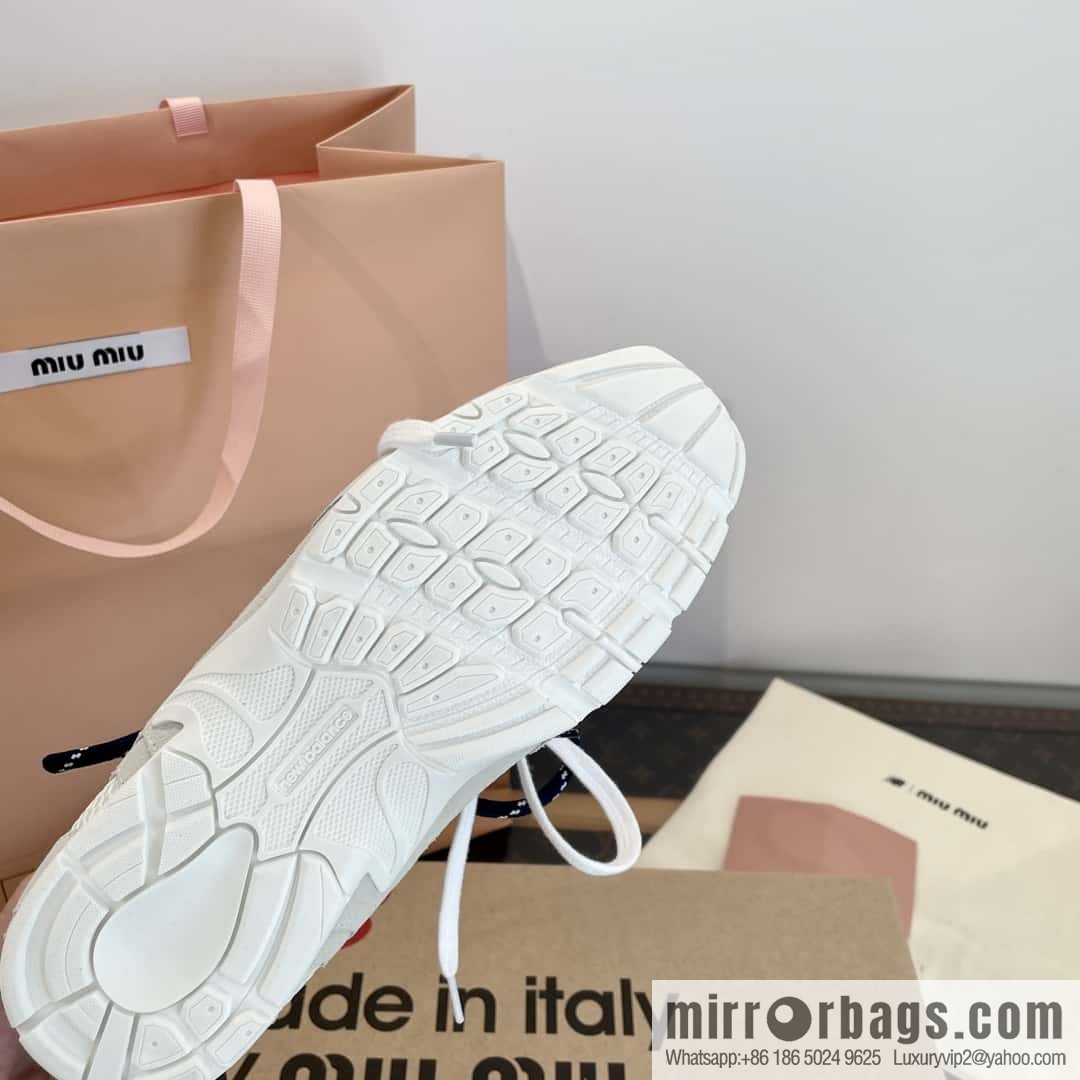 Miu Miu ✖ 𝐍𝐞𝐰 𝐁𝐚𝐥𝐚𝐧𝐜𝐞 𝟓𝟑𝟎 joint model Lace-up Forrest training shoes, football shoes