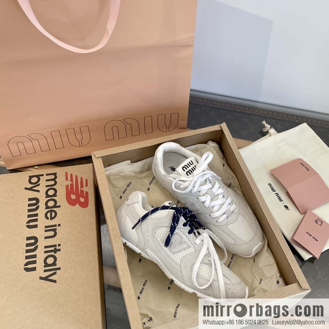Miu Miu ✖ 𝐍𝐞𝐰 𝐁𝐚𝐥𝐚𝐧𝐜𝐞 𝟓𝟑𝟎 joint model Lace-up Forrest training shoes, football shoes