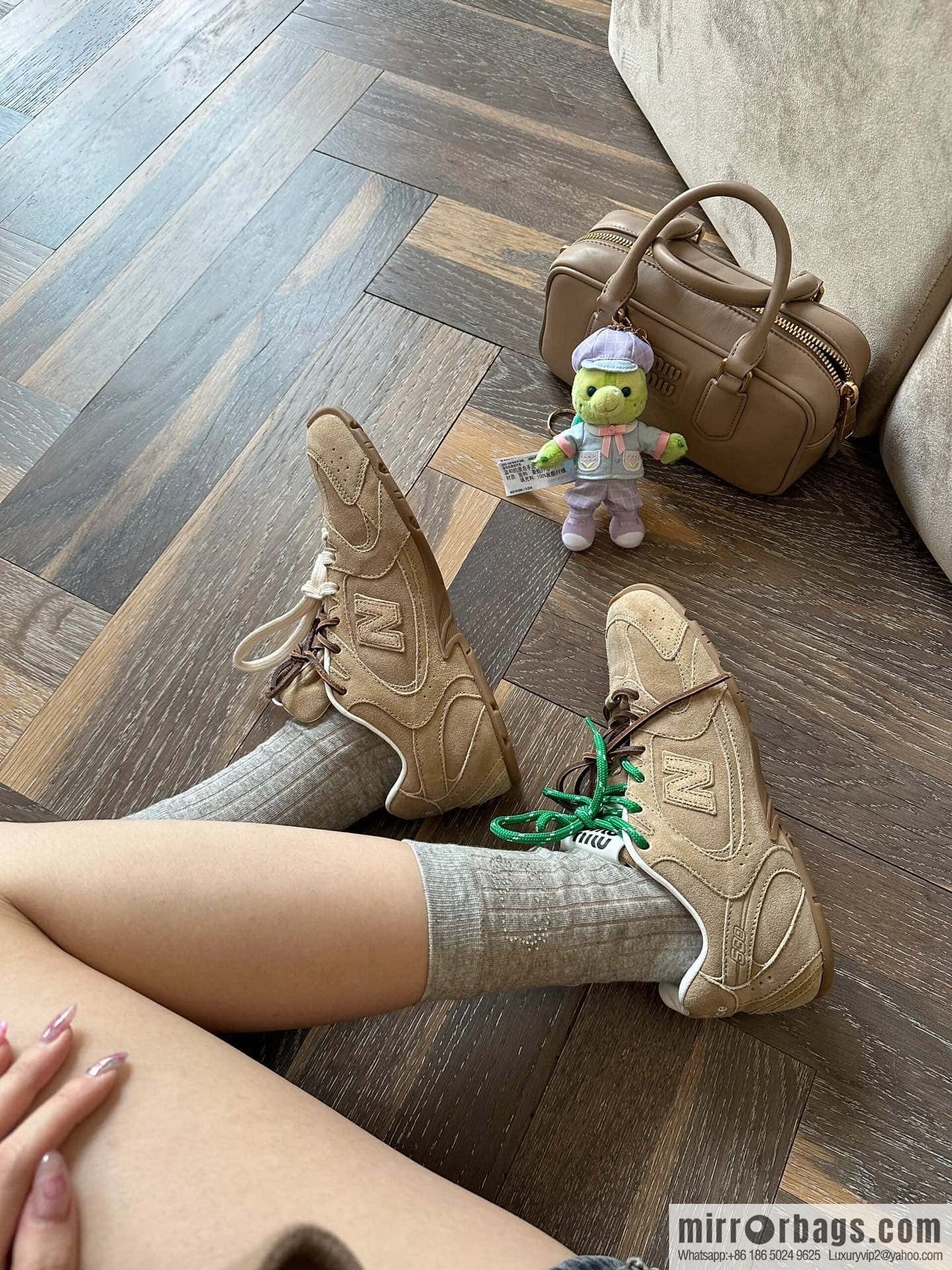 Miu Miu ✖ 𝐍𝐞𝐰 𝐁𝐚𝐥𝐚𝐧𝐜𝐞 𝟓𝟑𝟎 joint model Lace-up Forrest training shoes, football shoes