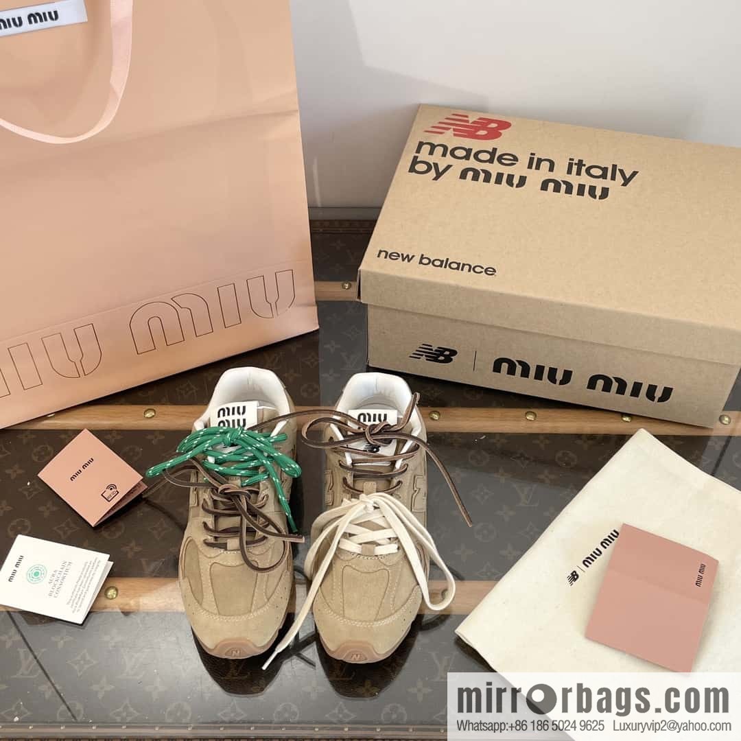 Miu Miu ✖ 𝐍𝐞𝐰 𝐁𝐚𝐥𝐚𝐧𝐜𝐞 𝟓𝟑𝟎 joint model Lace-up Forrest training shoes, football shoes