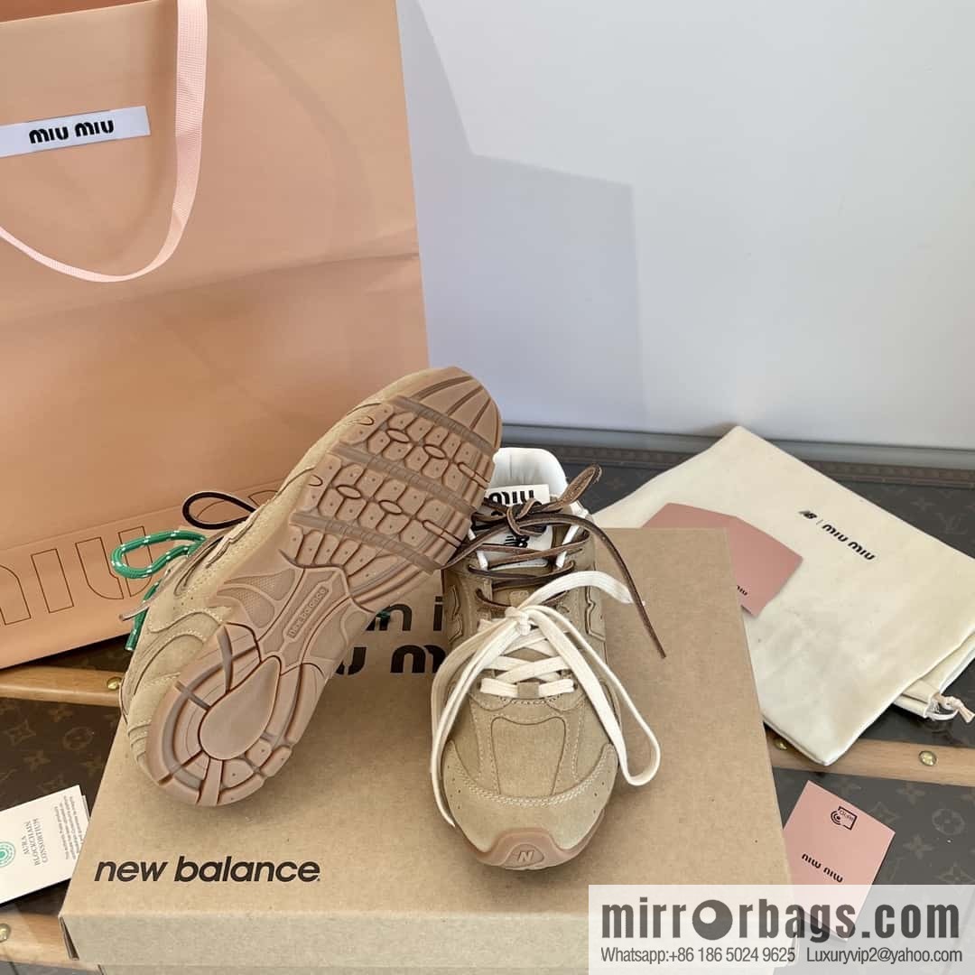 Miu Miu ✖ 𝐍𝐞𝐰 𝐁𝐚𝐥𝐚𝐧𝐜𝐞 𝟓𝟑𝟎 joint model Lace-up Forrest training shoes, football shoes