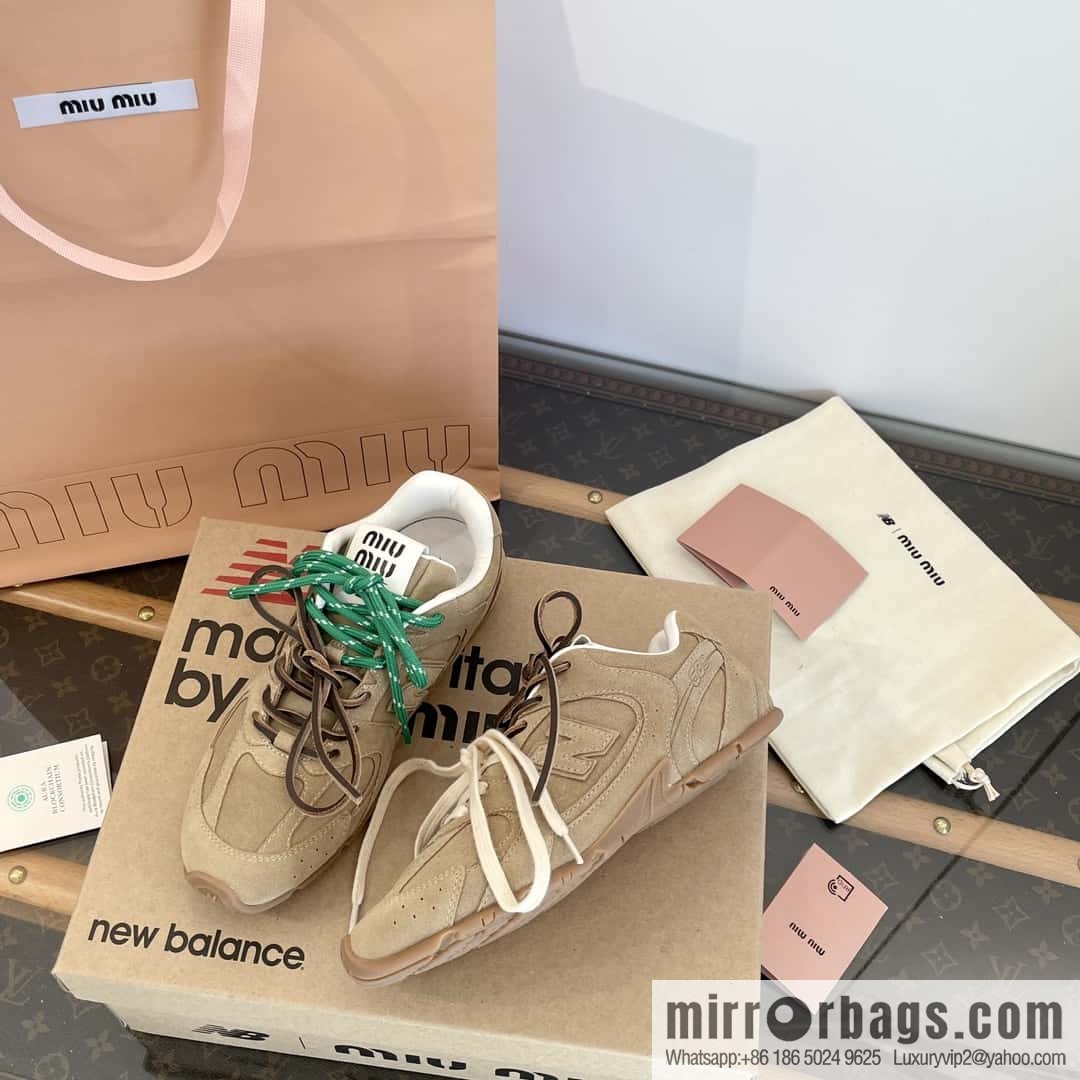 Miu Miu ✖ 𝐍𝐞𝐰 𝐁𝐚𝐥𝐚𝐧𝐜𝐞 𝟓𝟑𝟎 joint model Lace-up Forrest training shoes, football shoes