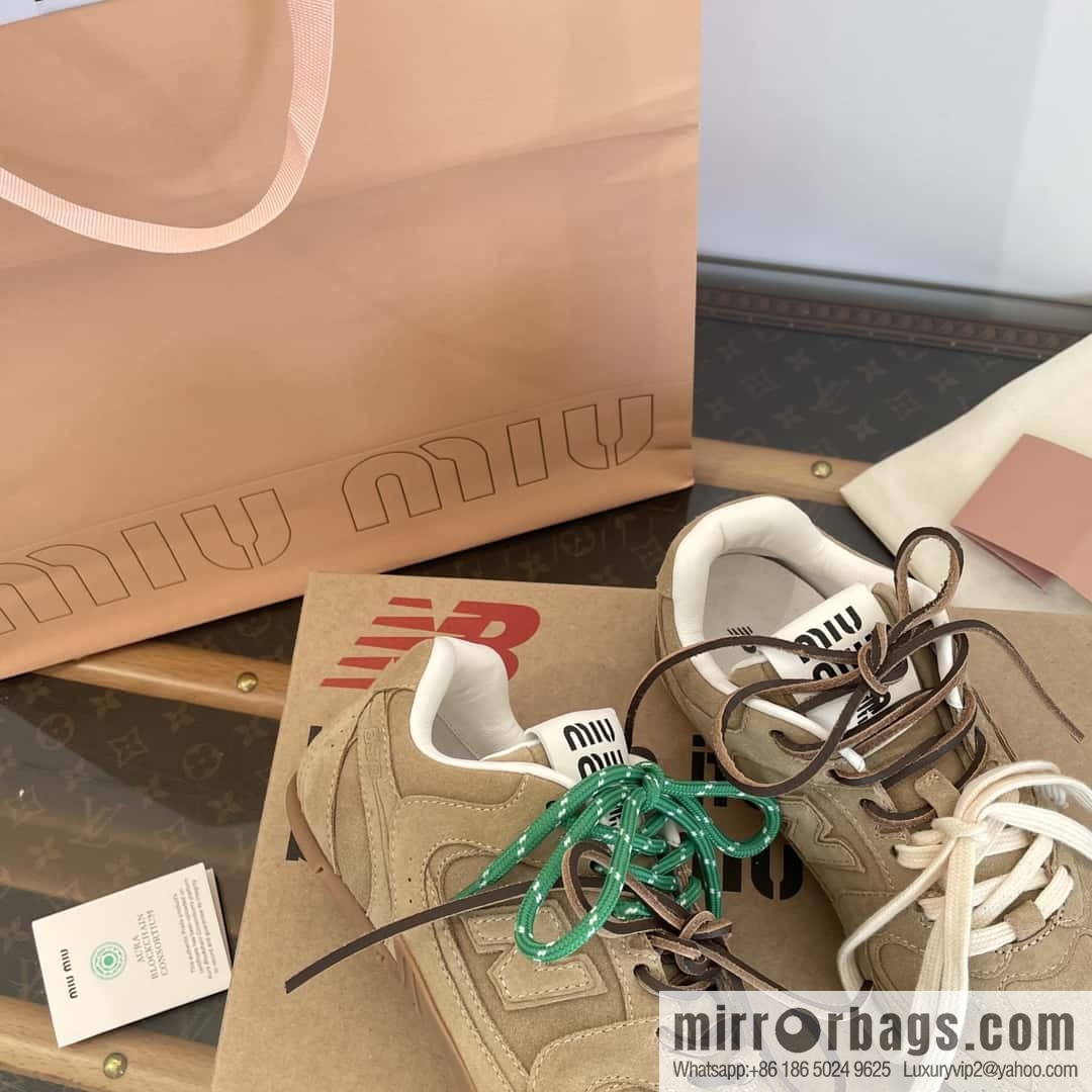 Miu Miu ✖ 𝐍𝐞𝐰 𝐁𝐚𝐥𝐚𝐧𝐜𝐞 𝟓𝟑𝟎 joint model Lace-up Forrest training shoes, football shoes