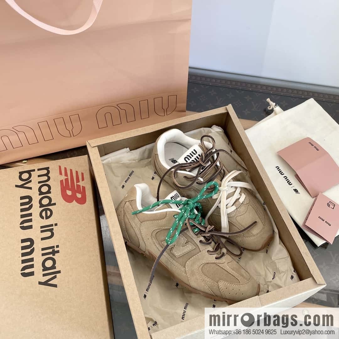 Miu Miu ✖ 𝐍𝐞𝐰 𝐁𝐚𝐥𝐚𝐧𝐜𝐞 𝟓𝟑𝟎 joint model Lace-up Forrest training shoes, football shoes