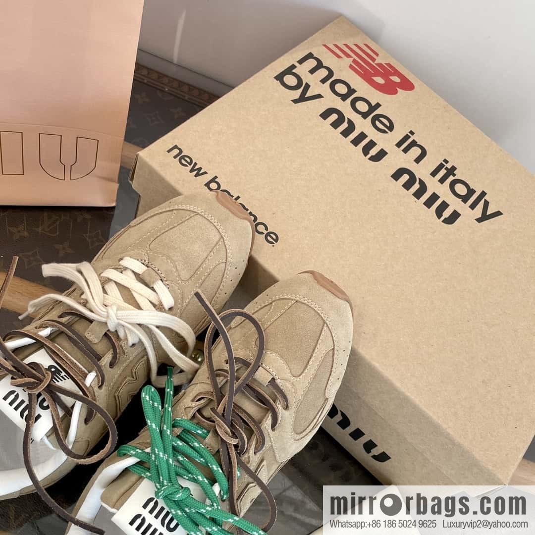 Miu Miu ✖ 𝐍𝐞𝐰 𝐁𝐚𝐥𝐚𝐧𝐜𝐞 𝟓𝟑𝟎 joint model Lace-up Forrest training shoes, football shoes