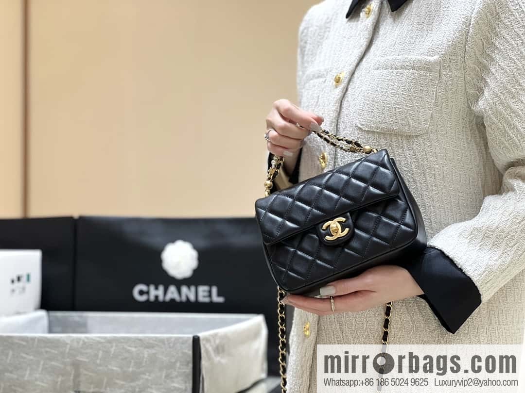 CHANEL 24P Spring and Summer Preview Series Limited Edition Pearl Large Square Fatty AS4384