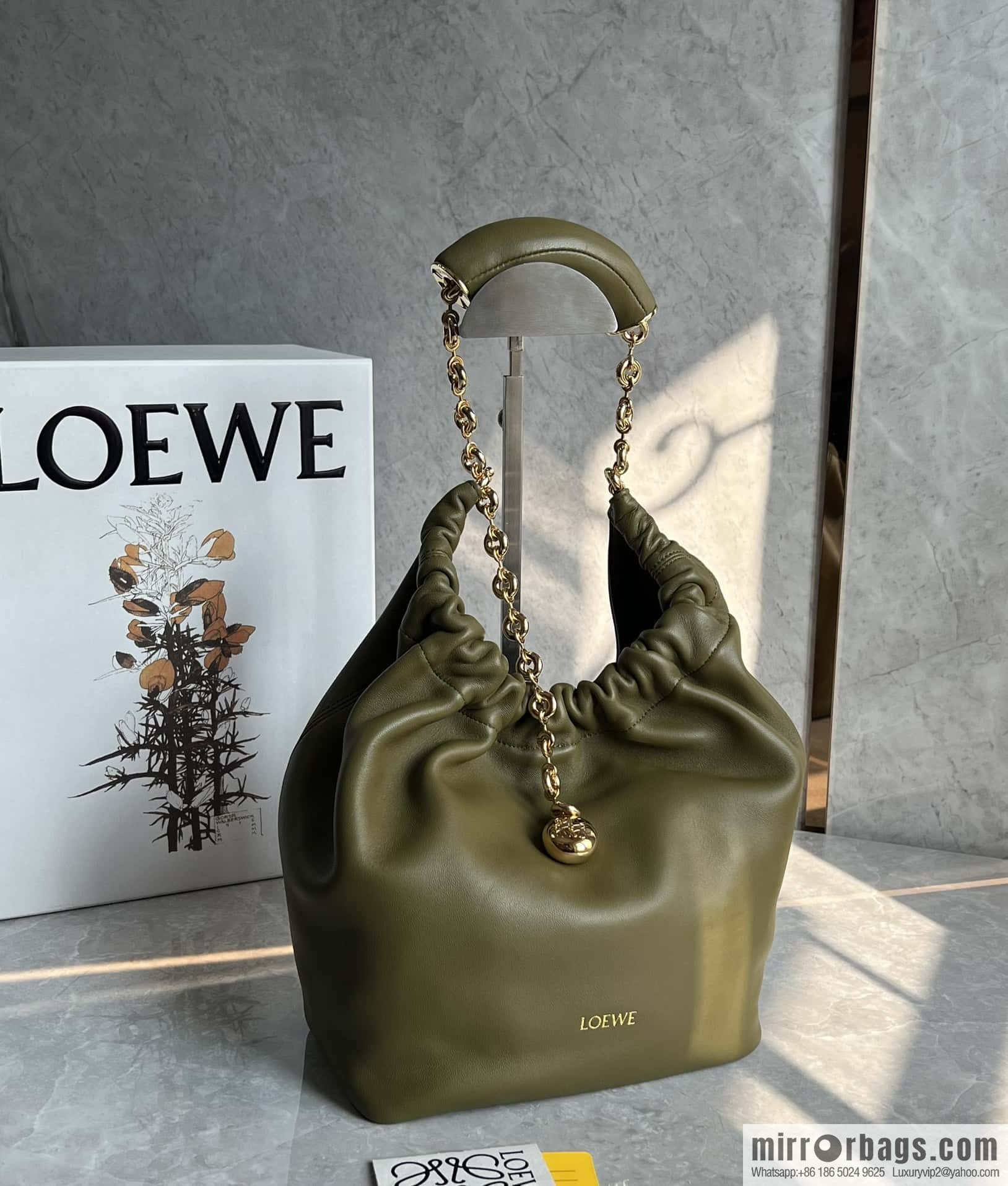 LOEWE Squeezed Underarm Bag 0701 olive green 29.5CM