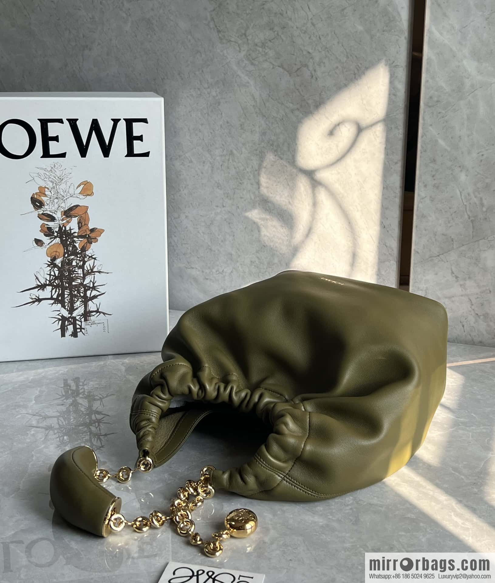 LOEWE Squeezed Underarm Bag 0701 olive green 29.5CM