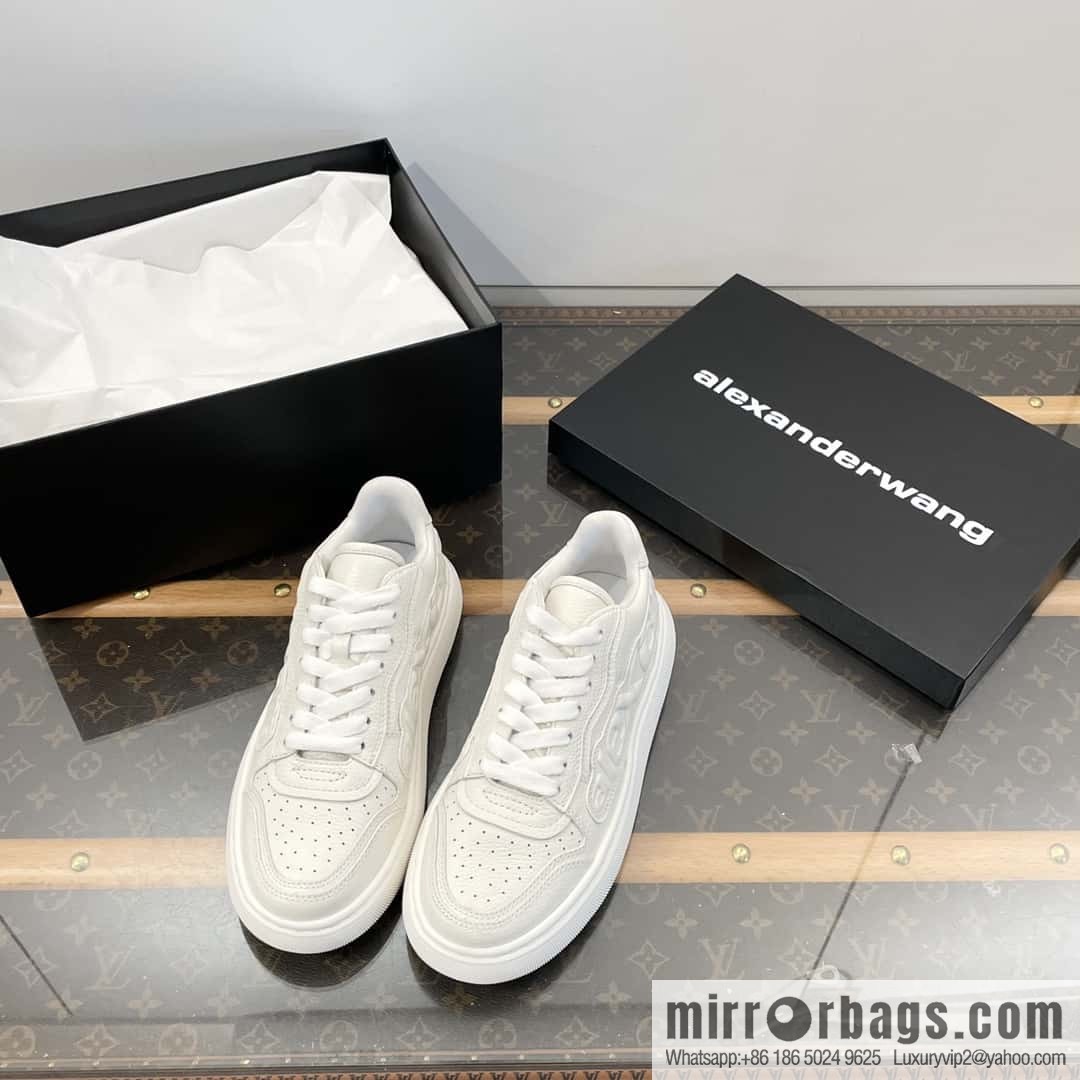 𝐀𝐥𝐞𝐱𝐚𝐧𝐝𝐞𝐫 𝐖𝐚𝐧𝐠 || King embossed thick-soled casual white shoes