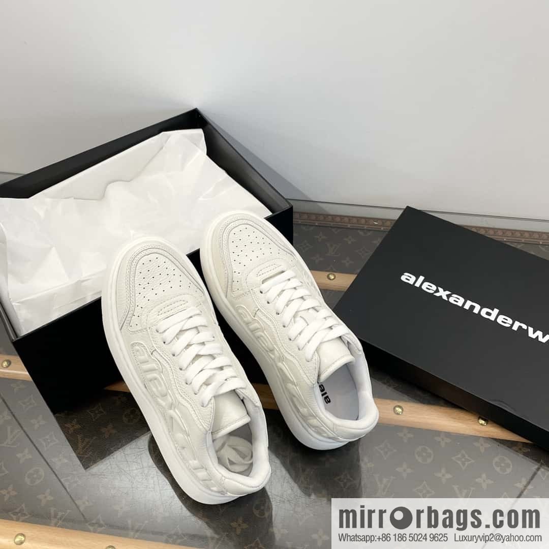 𝐀𝐥𝐞𝐱𝐚𝐧𝐝𝐞𝐫 𝐖𝐚𝐧𝐠 || King embossed thick-soled casual white shoes