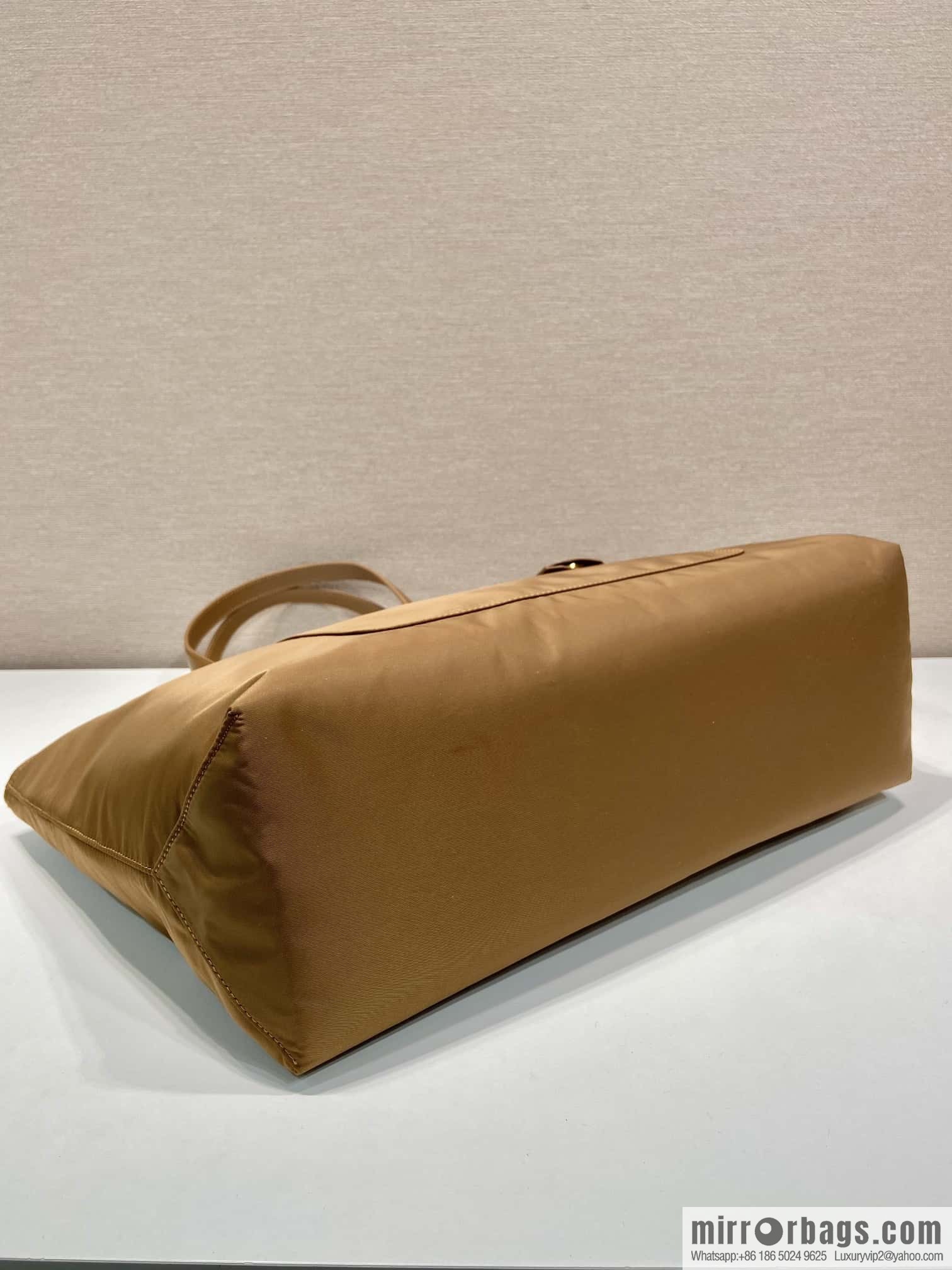 PRADA 🎉 new tote bag 🎉 1BG527 cork color