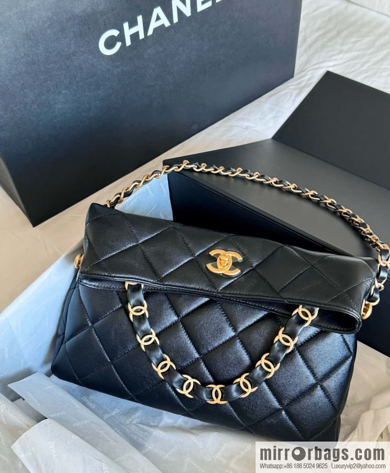 CHANEL 24p maxi hobo black AS4777