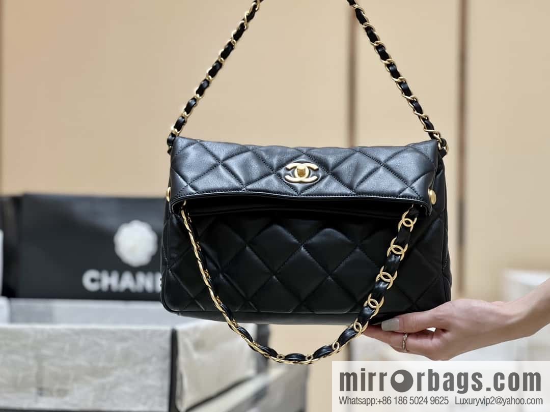 CHANEL 24p maxi hobo black AS4754
