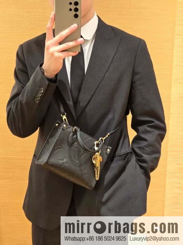LV M46993 ONTHEGO BB handbag