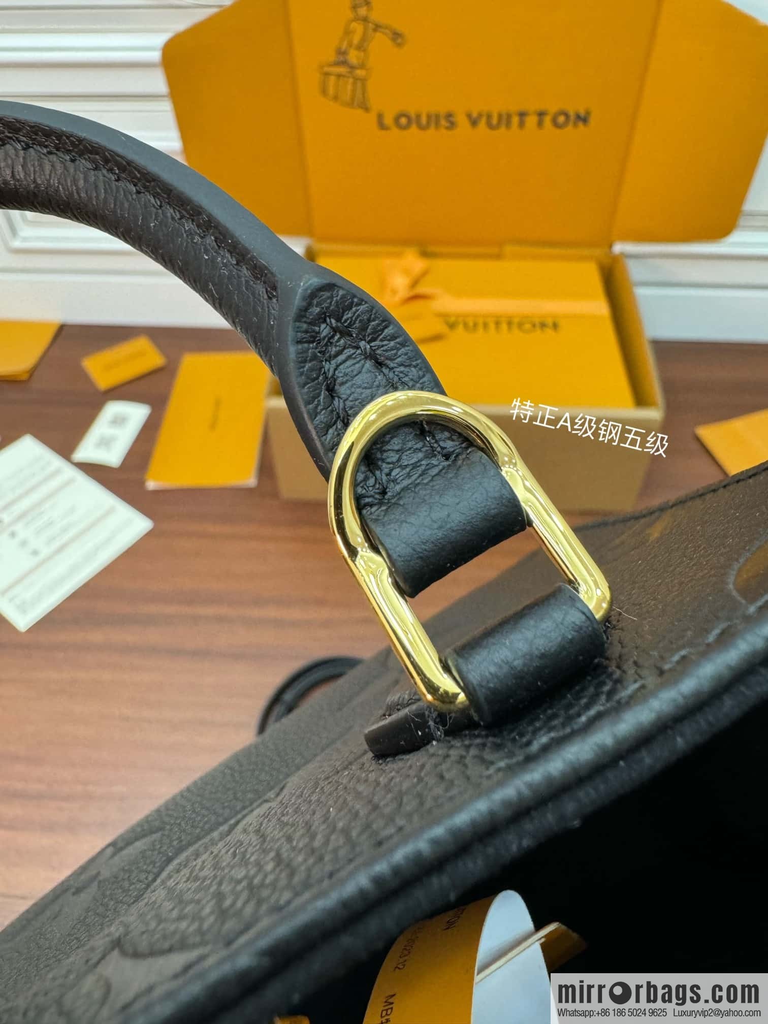 LV M46993 ONTHEGO BB handbag