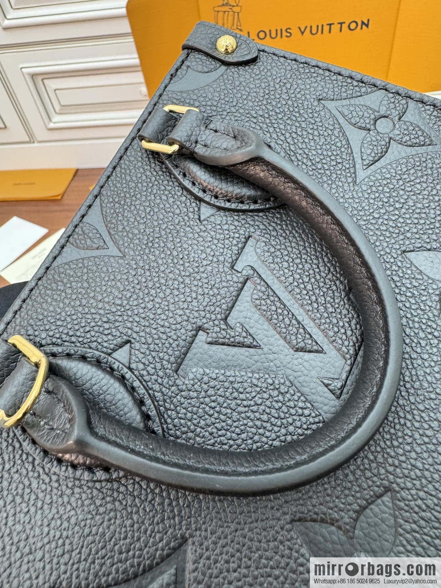 LV M46993 ONTHEGO BB handbag