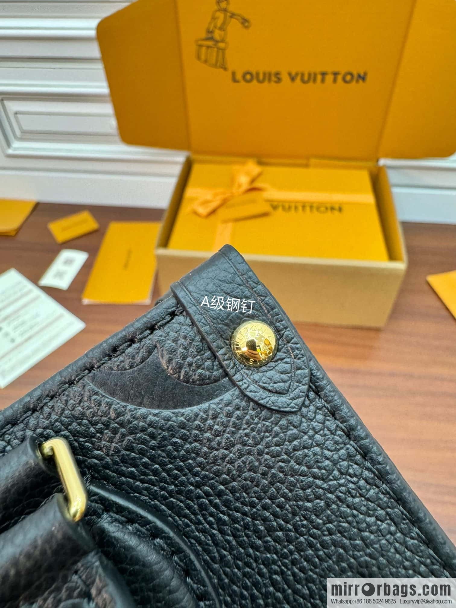 LV M46993 ONTHEGO BB handbag