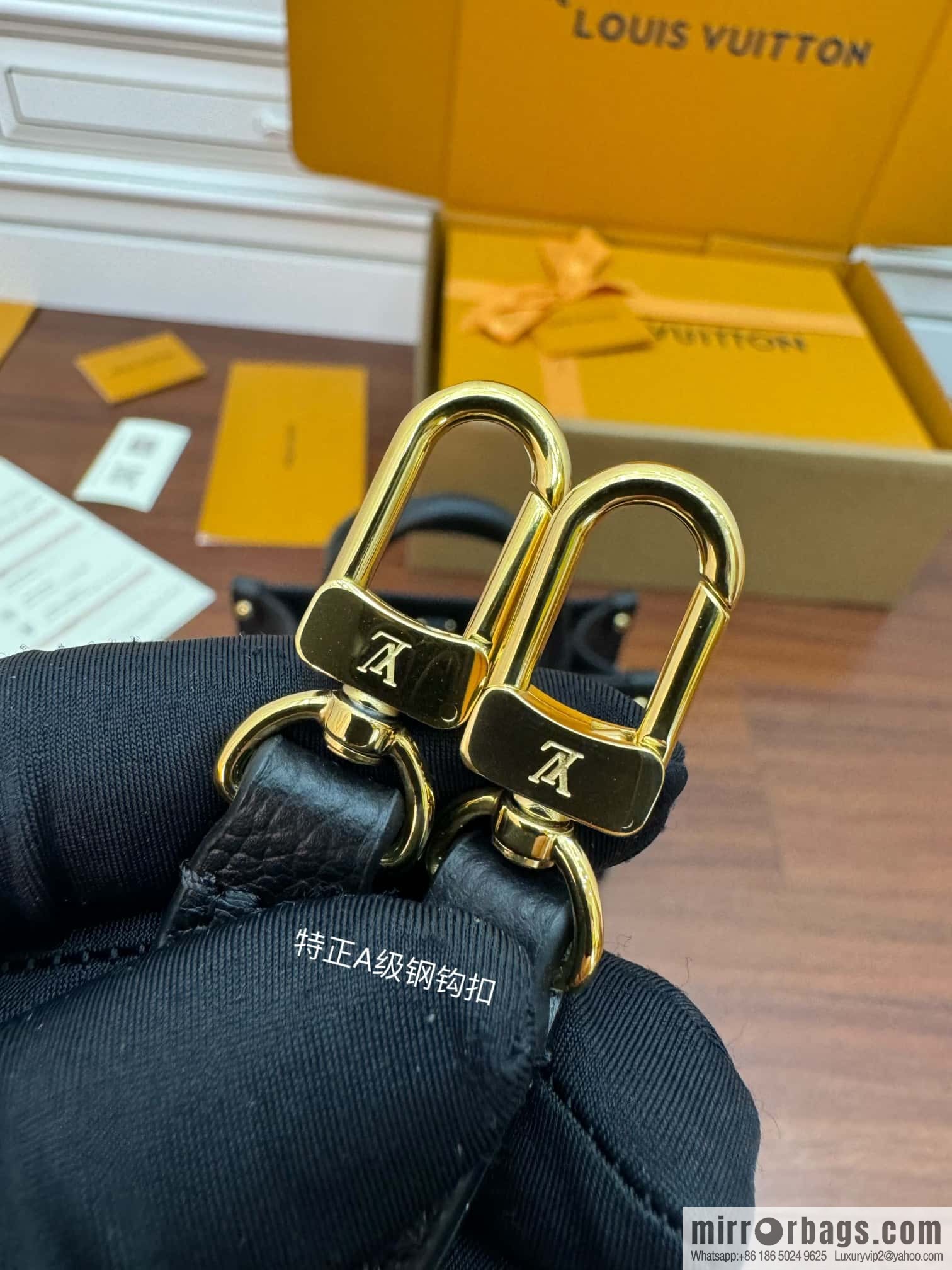 LV M46993 ONTHEGO BB handbag