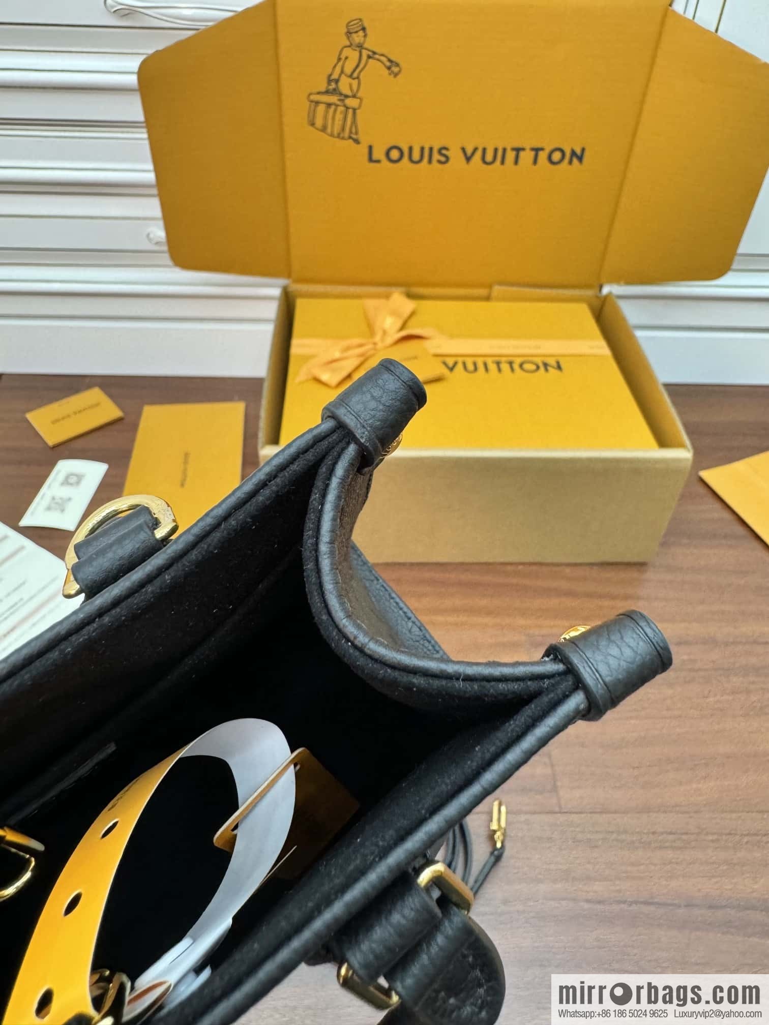 LV M46993 ONTHEGO BB handbag
