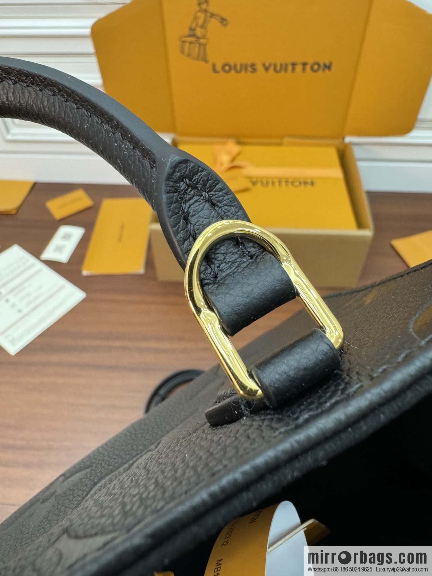 LV M46993 ONTHEGO BB handbag