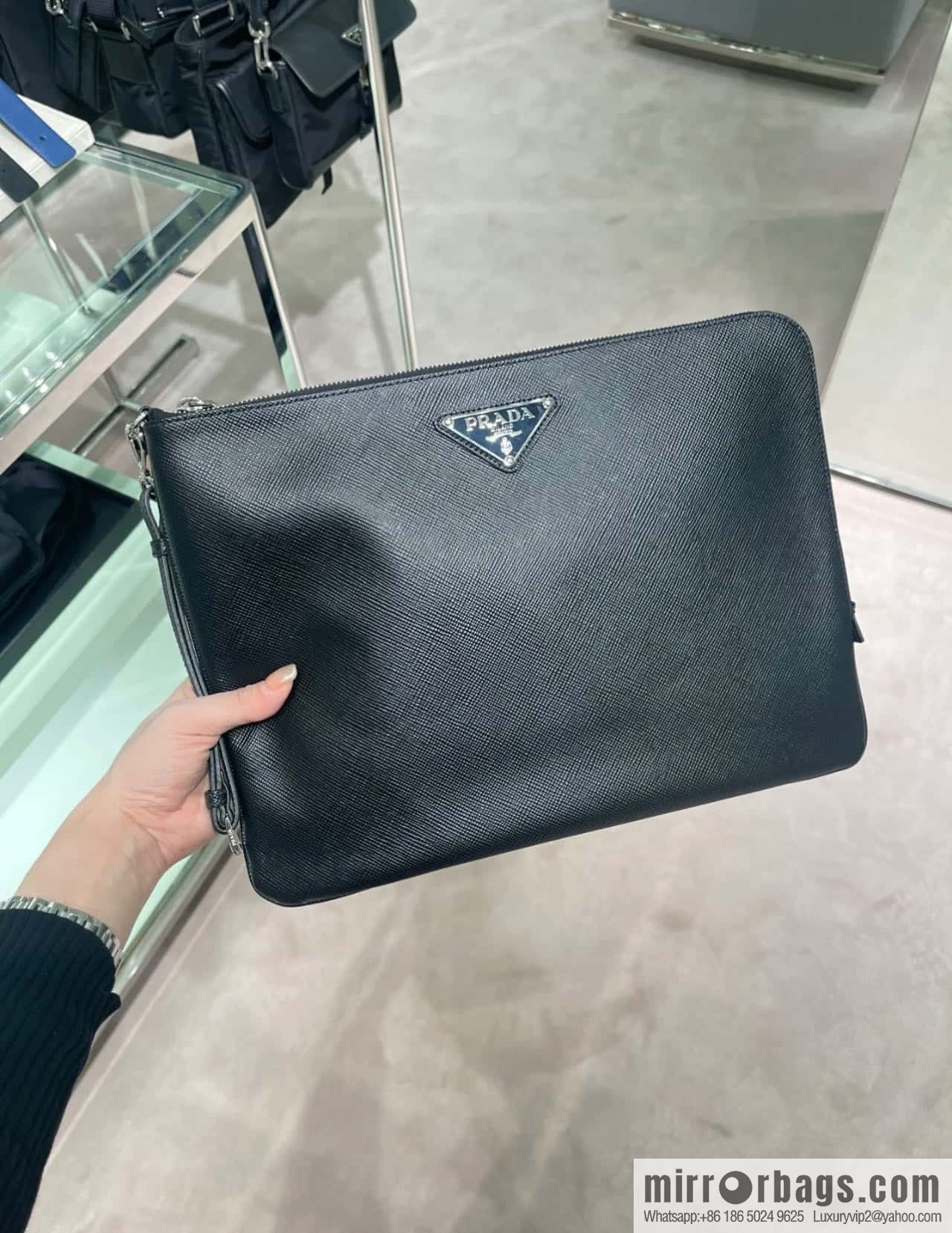 PRADA 🎉 new handbag 🎉 2NH023 large