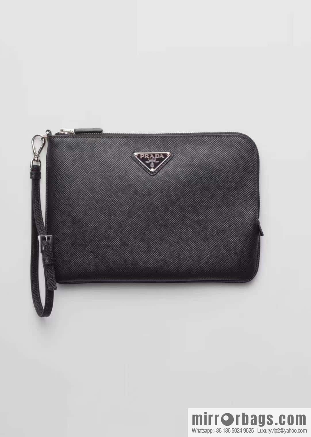 PRADA 🎉 new handbag 🎉 2NH024S