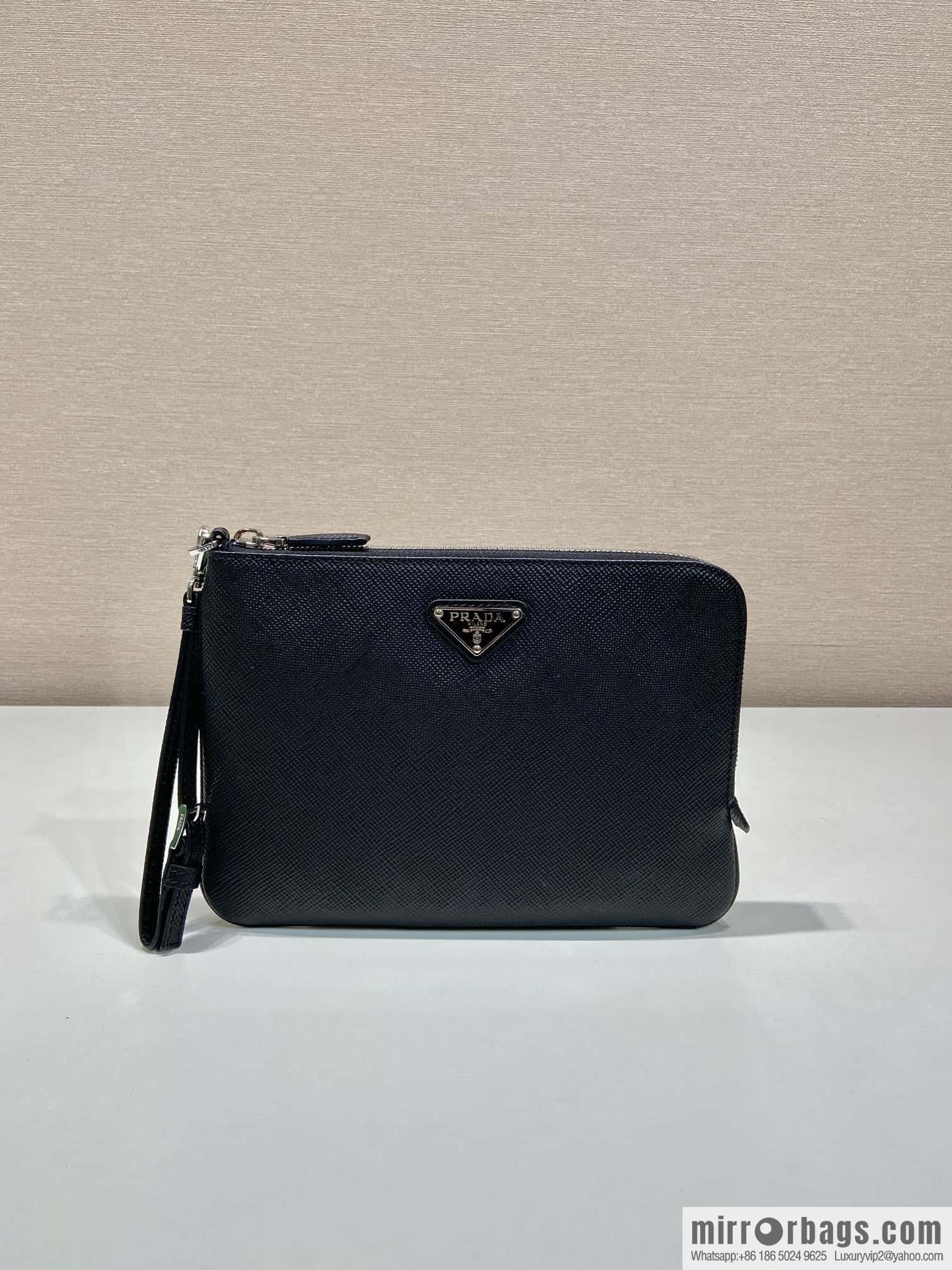 PRADA 🎉 new handbag 🎉 2NH024S