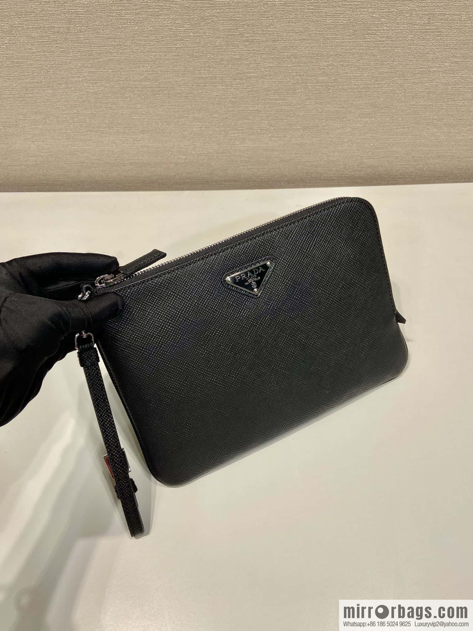 PRADA 🎉 new handbag 🎉 2NH024S