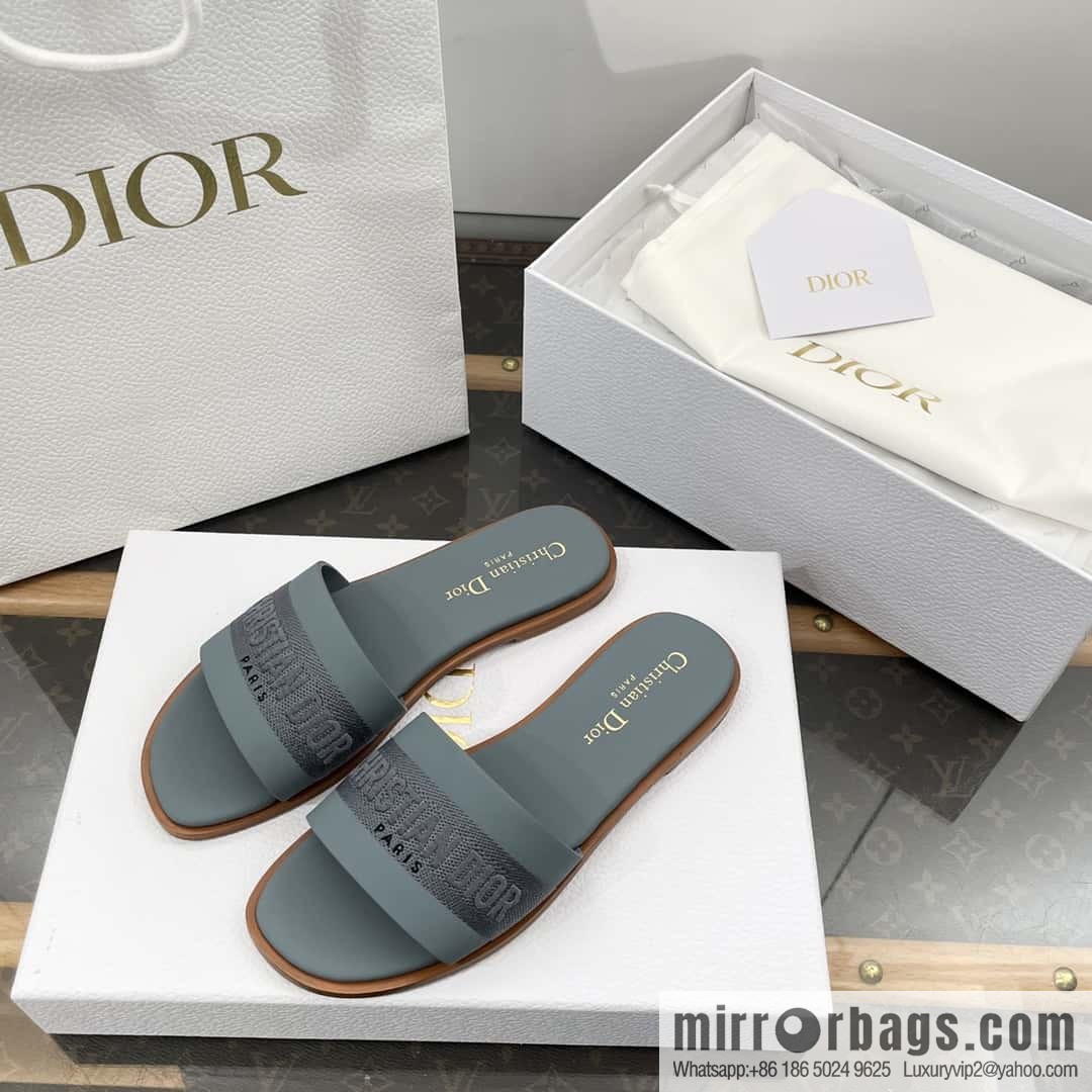 DIOR spring and summer new leather embroidered flat-bottomed slippers series
