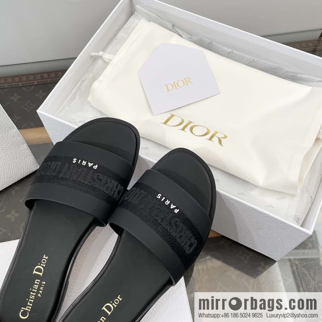 DIOR spring and summer new leather embroidered flat-bottomed slippers series