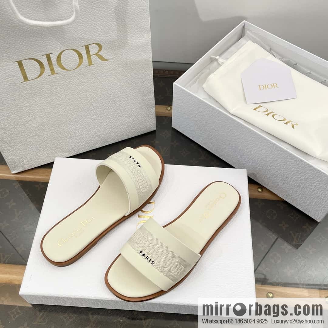 DIOR spring and summer new leather embroidered flat-bottomed slippers series